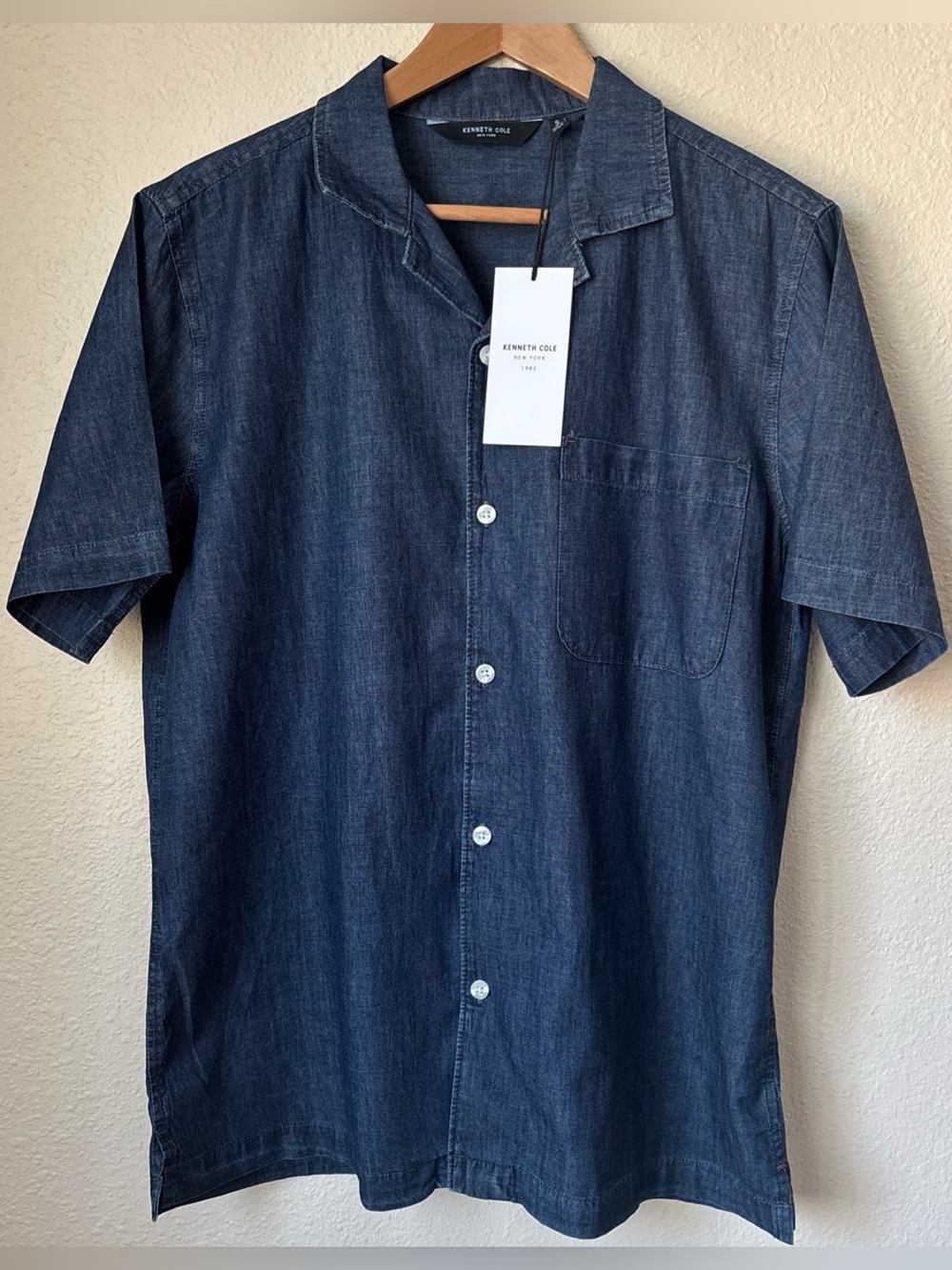 KENNETH COLE Men’s Chambray Denim Short Sleeve Button Down Shirt, Small NWT